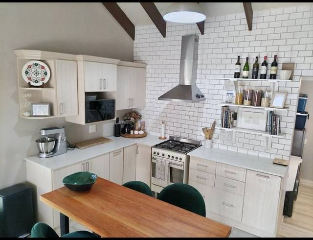 2 BEDROOM PROPERTY TO RENT IN OLYMPUS AH